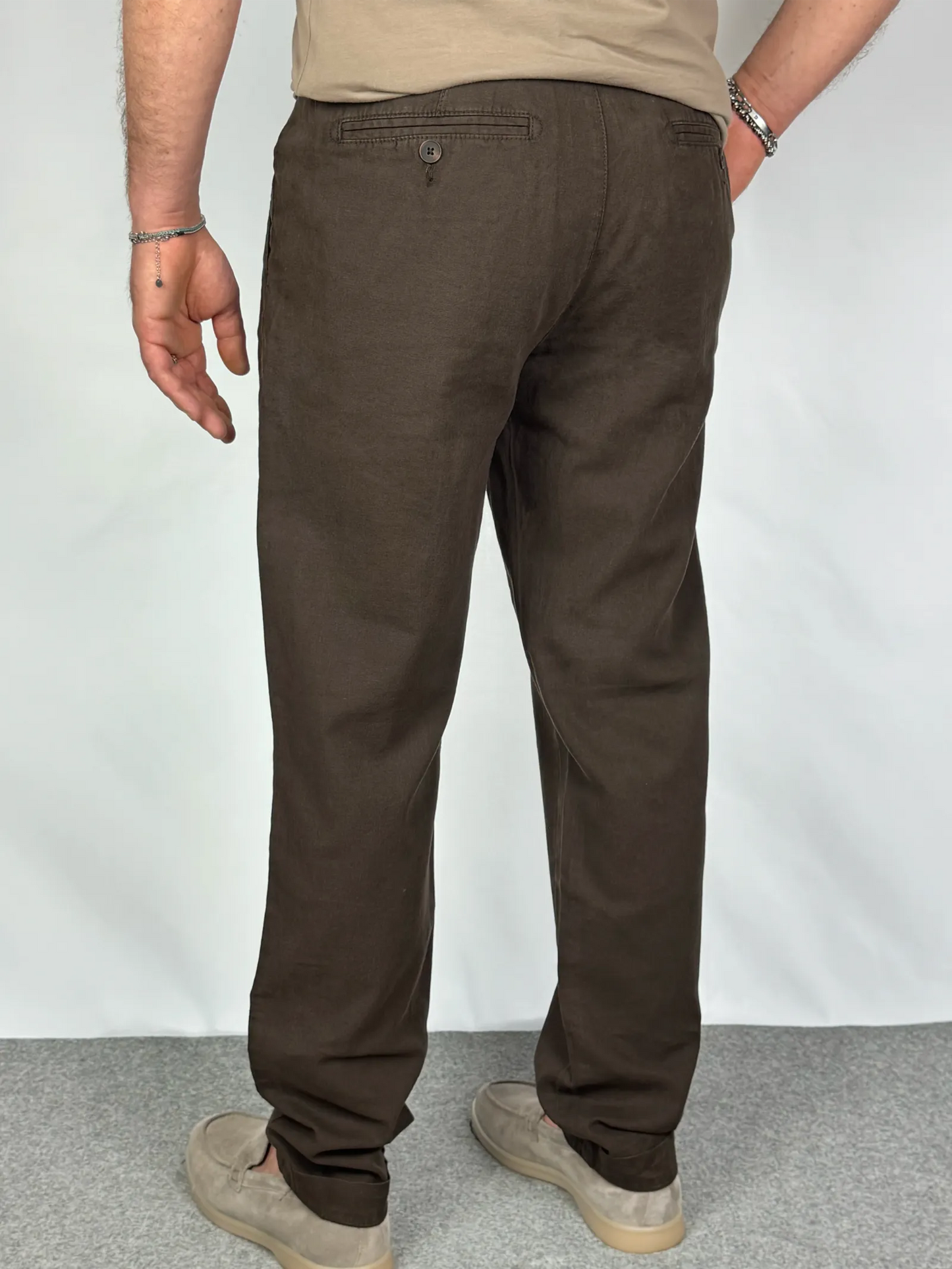 Vestibilità posteriore pantalone misto lino marrone "Tonga" - Archivio Tessile