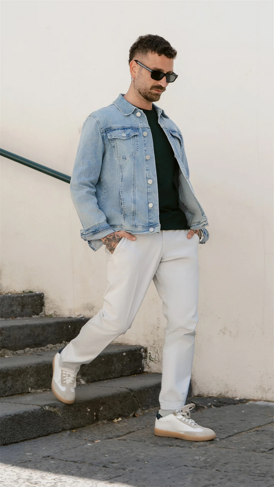Foto lifestyle giacca in denim chiaro KeyJey DNM - Archivio Tessile