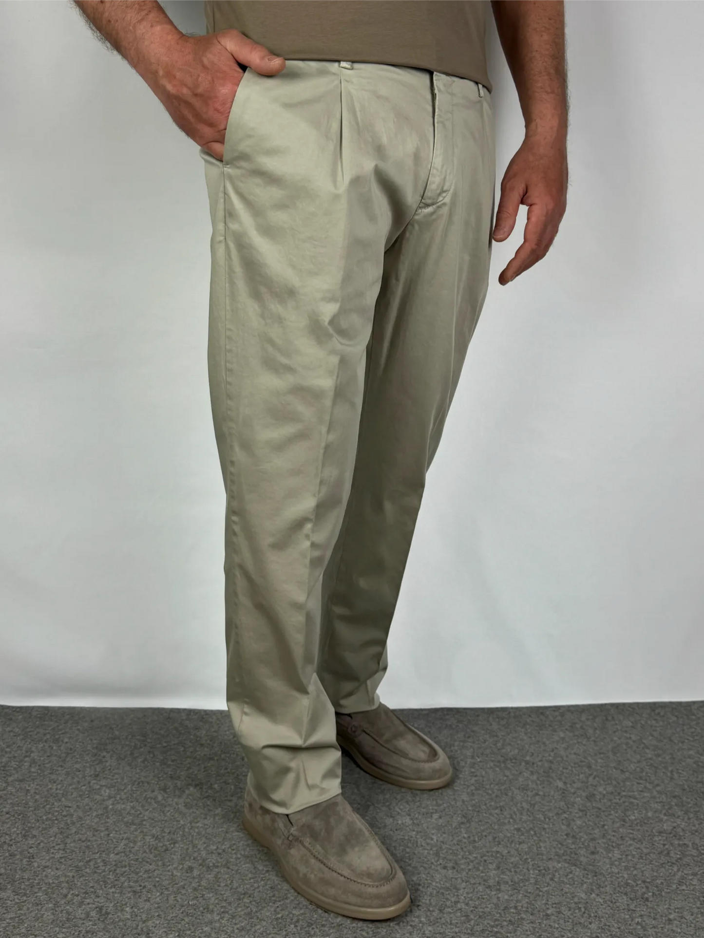 Vestibilità pantalone cotone rasato beige - Archivio Tessile