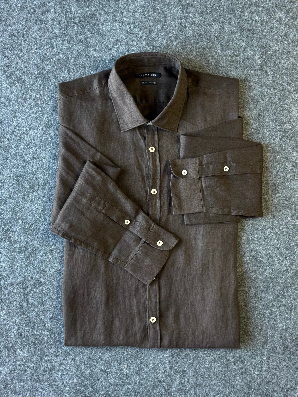 Camicia con collo italiano in puro lino colore marrone - Archivio Tessile