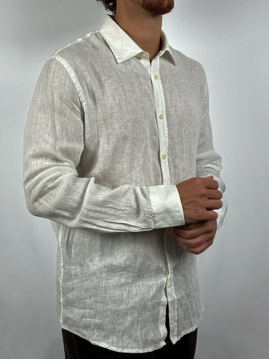 Camicia con collo italiano in puro lino panna dettaglio vestibilità - Archivio Tessile