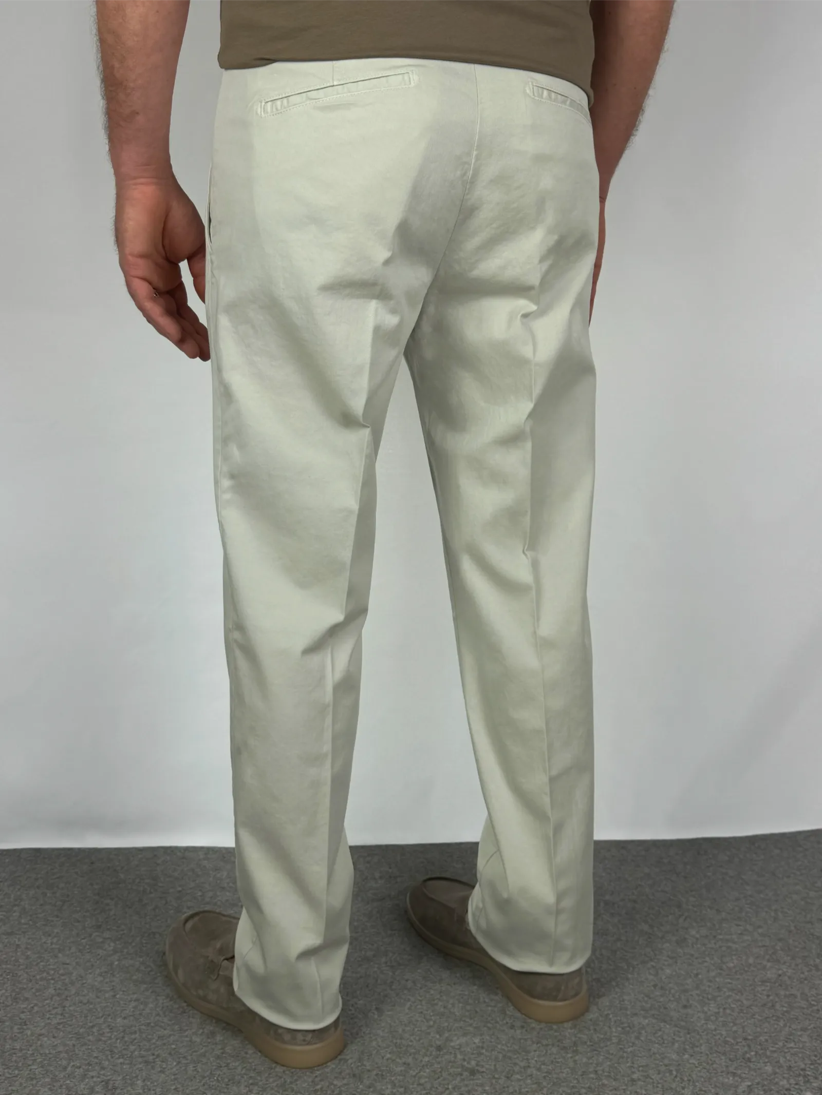 Vestibilità posteriore chino cotone gabardina Made in Italy avorio - Archivio Tessile