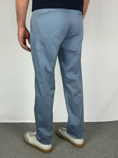 Vestibilità posteriore pantalone in cotone rasato azzurro chiaro - Archivio Tessile