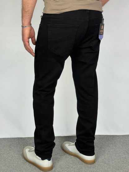 Dettaglio vestibilità posteriore jeans slim fit nero - Archivio Tessile